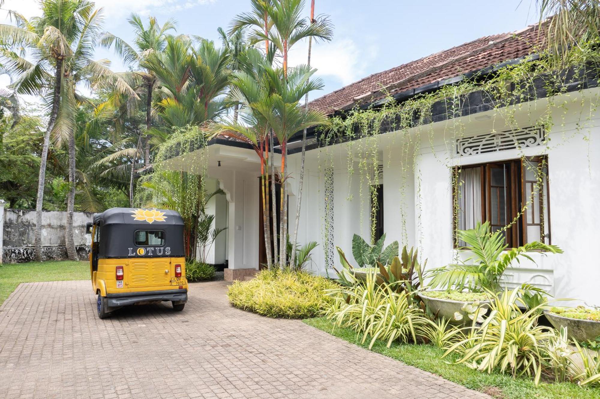 Lotus Surf And Wellness Apartamento Ahangama Exterior foto